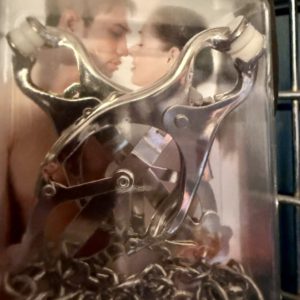 Enfettered clover clamps